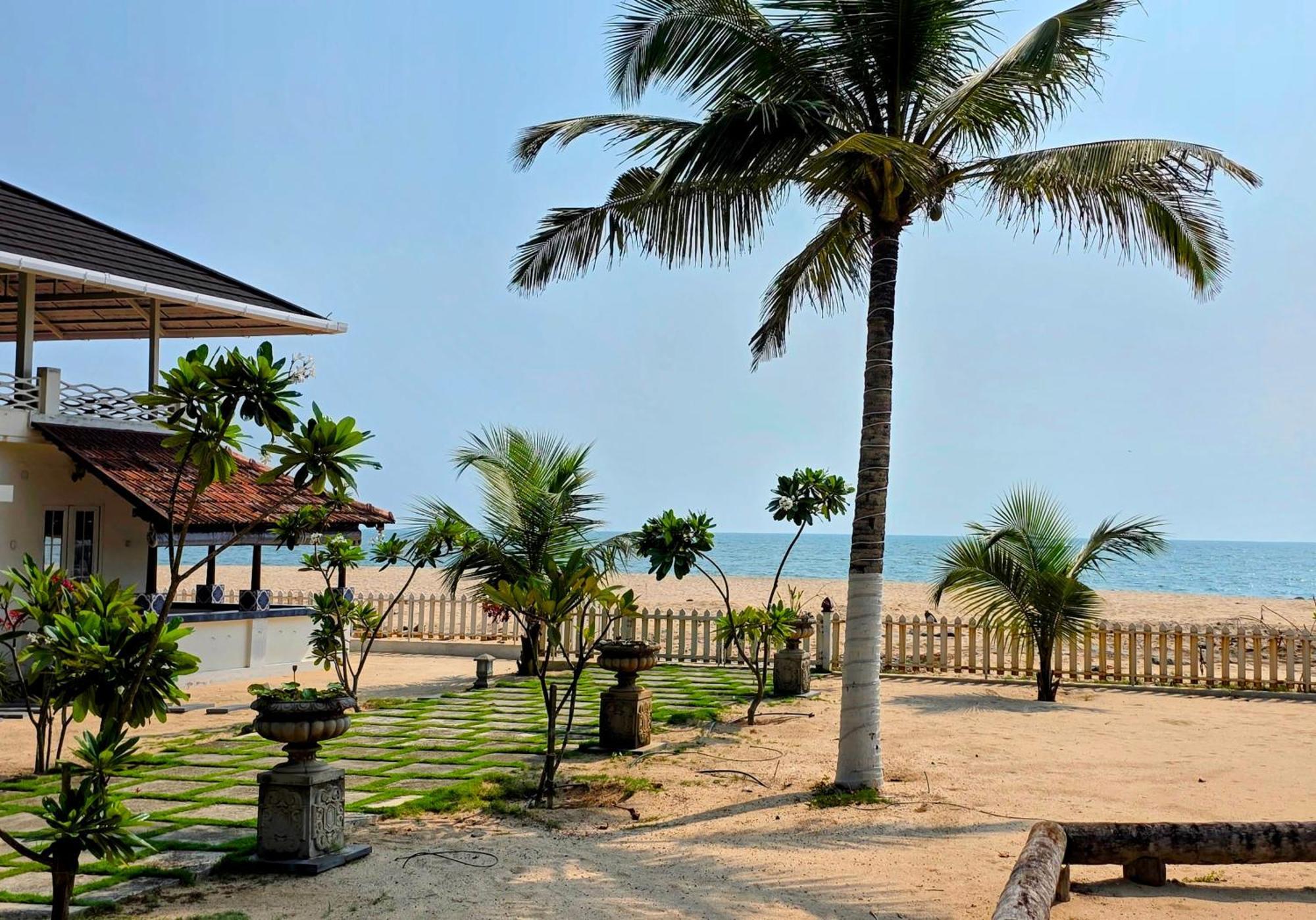 מאראריקולם Ether Marari Beachfront מראה חיצוני תמונה